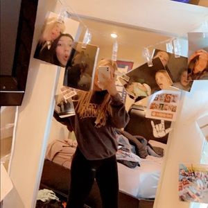 Meet your Posher, Barrett